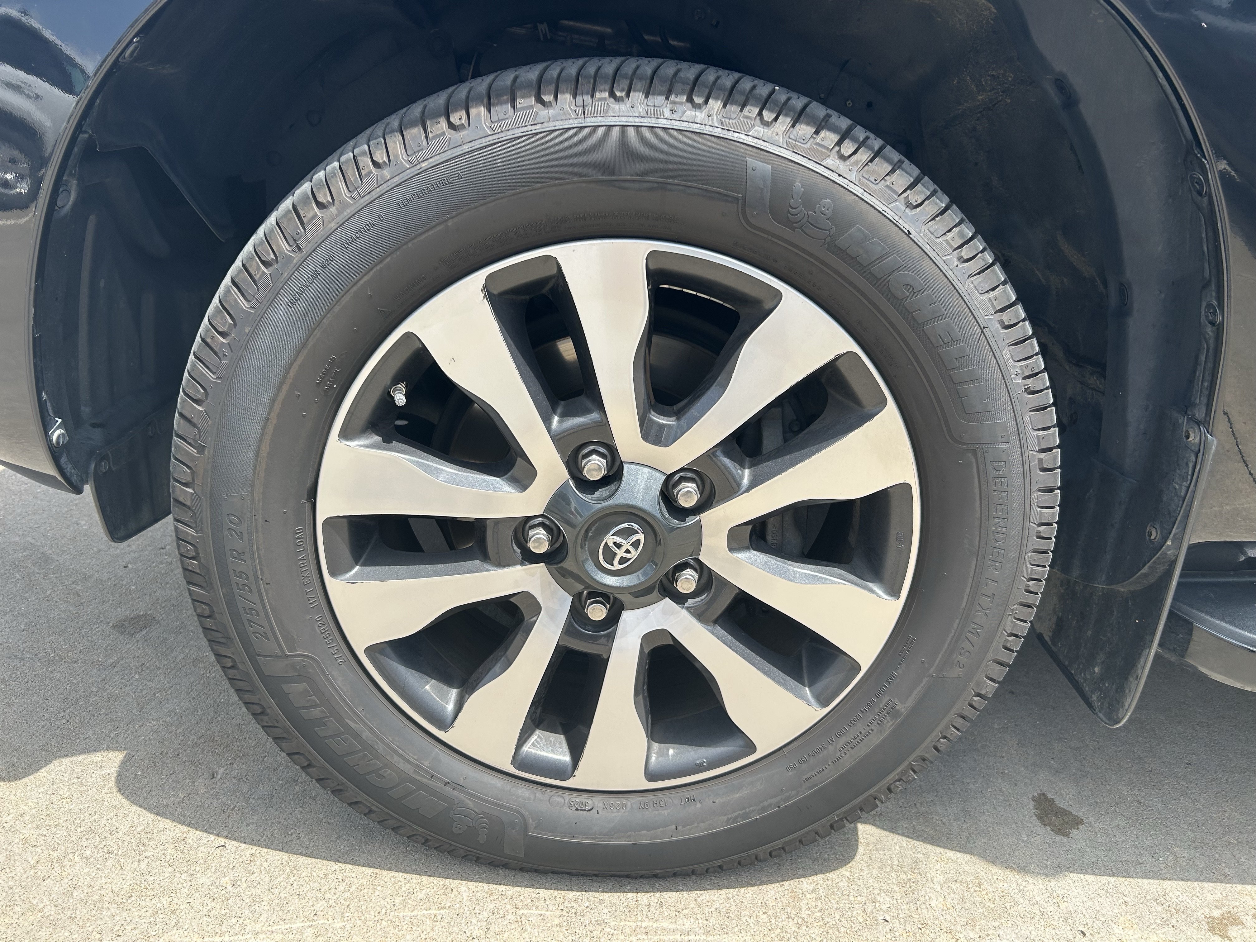 Certified 2020 Toyota Sequoia Limited w/ Safety & Convenience Package AWD/4WD image 11
