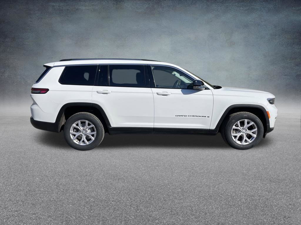 Used 2022 Jeep Grand Cherokee L Limited AWD/4WD image 11