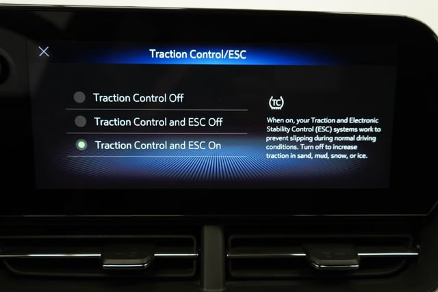 Used 2024 Chevrolet Trax LT w/ LT Convenience Package FWD image 29