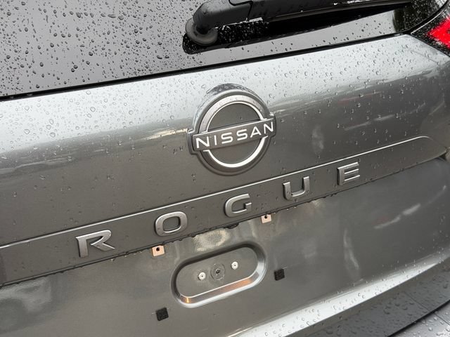 Used 2025 Nissan Rogue S FWD image 12