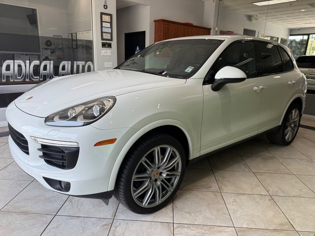 Used 2018 Porsche Cayenne Platinum Edition AWD/4WD image 3