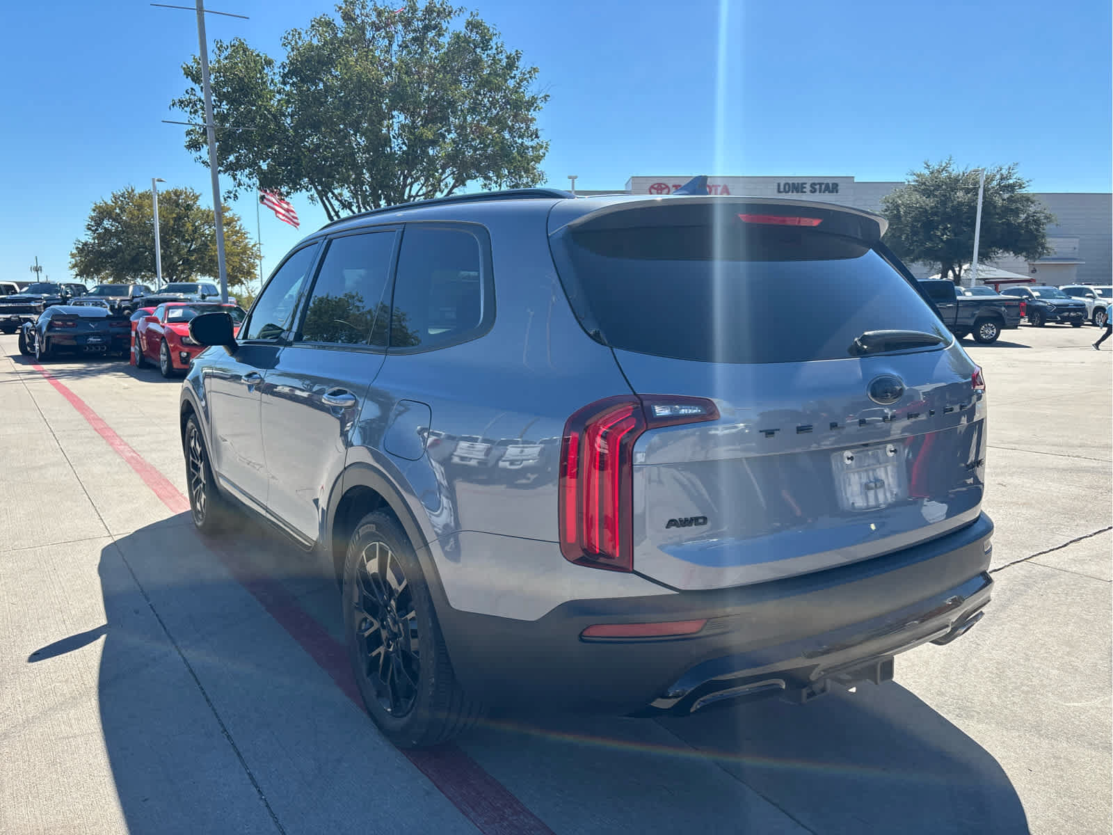 Used 2021 Kia Telluride SX w/ SX Prestige Package AWD/4WD image 3