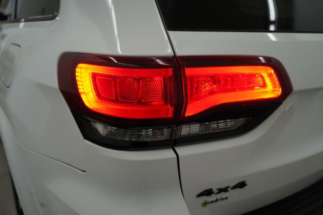 Used 2020 Jeep Grand Cherokee Altitude image 92
