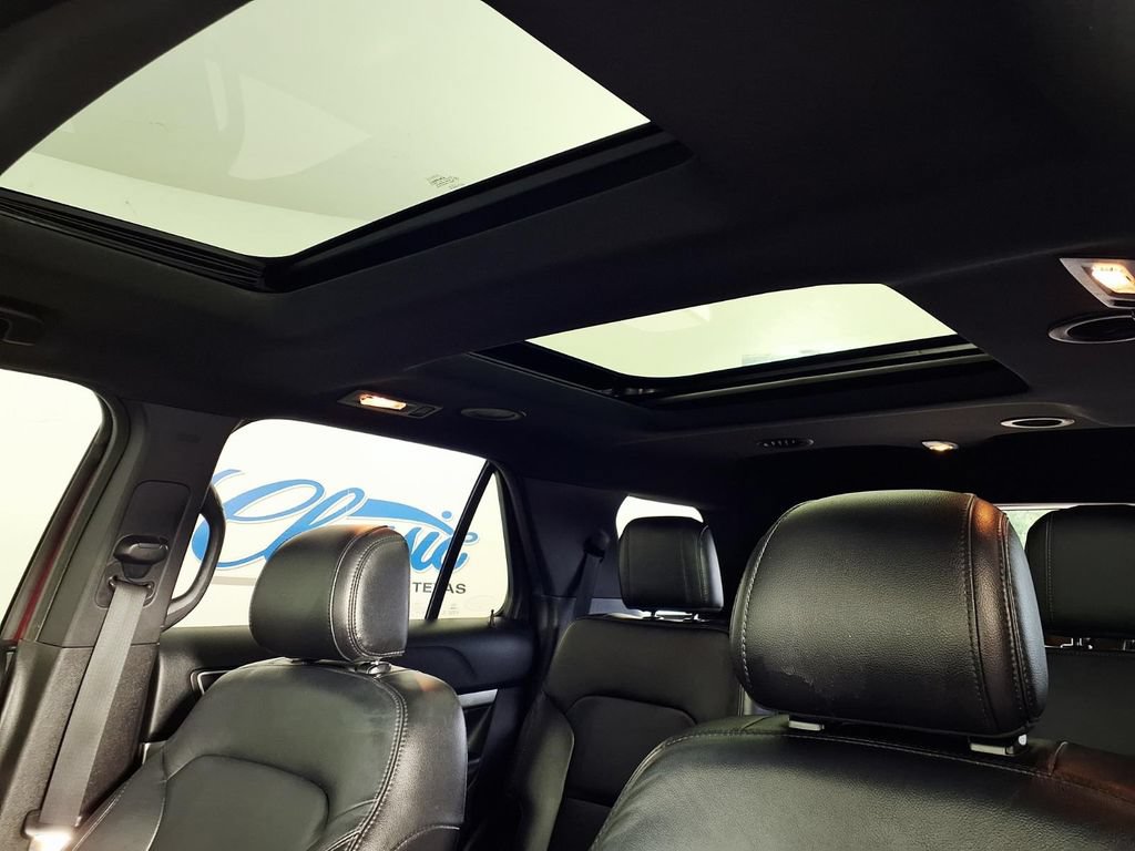 Used 2017 Ford Explorer XLT w/ Equipment Group 202A FWD image 17