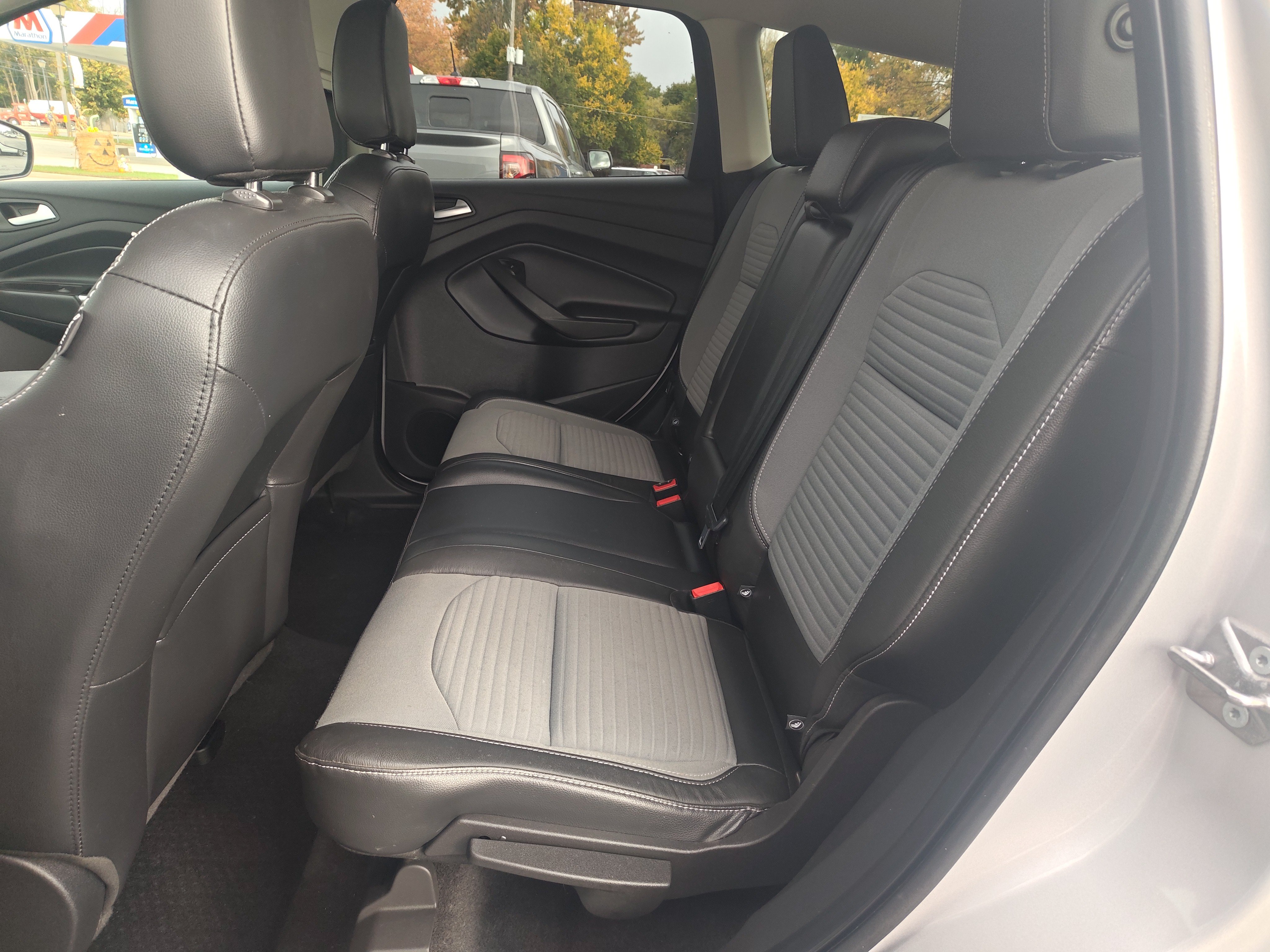 Used 2018 Ford Escape SE w/ SE Sport Appearance Package AWD/4WD image 10