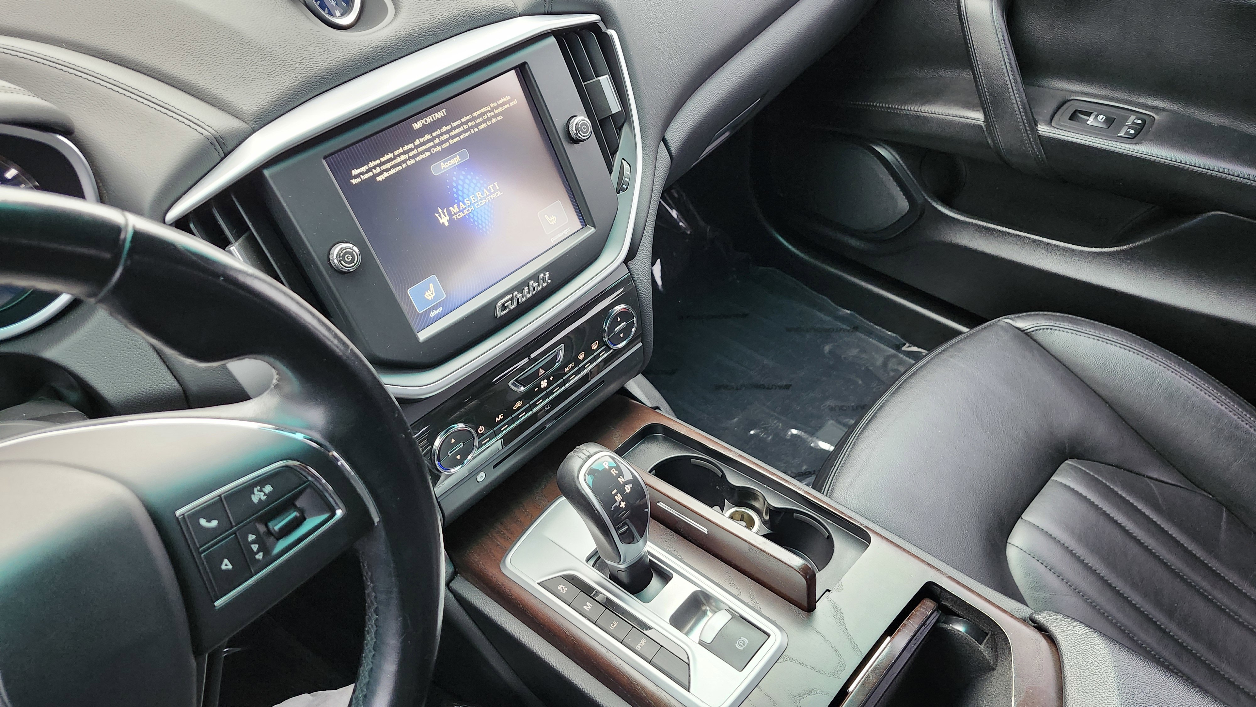 Used 2015 Maserati Ghibli S Q4 image 30