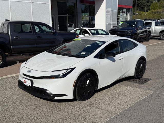 Certified 2025 Toyota Prius LE FWD image 4