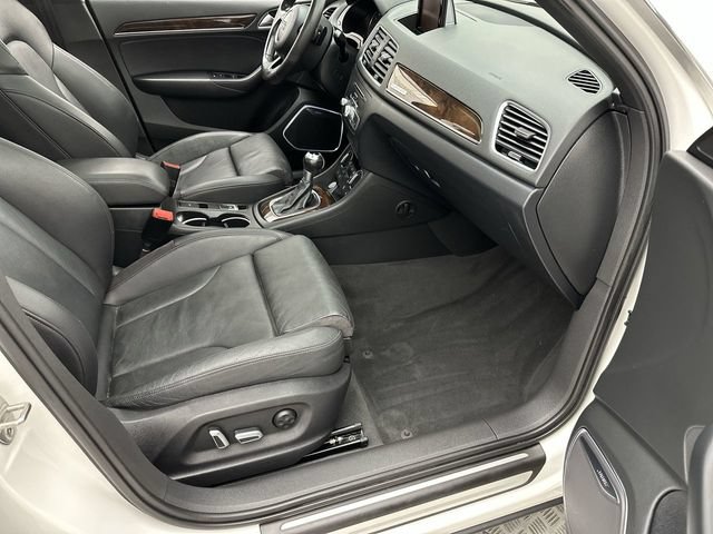 Used 2016 Audi Q3 2.0T Prestige w/ Prestige Package AWD/4WD image 24