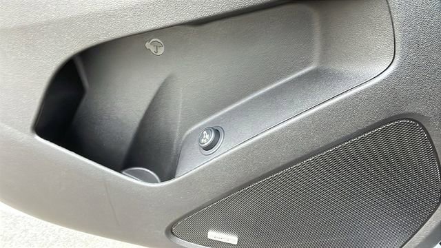 Used 2024 Chevrolet Equinox RS w/ RS Leather Package image 28