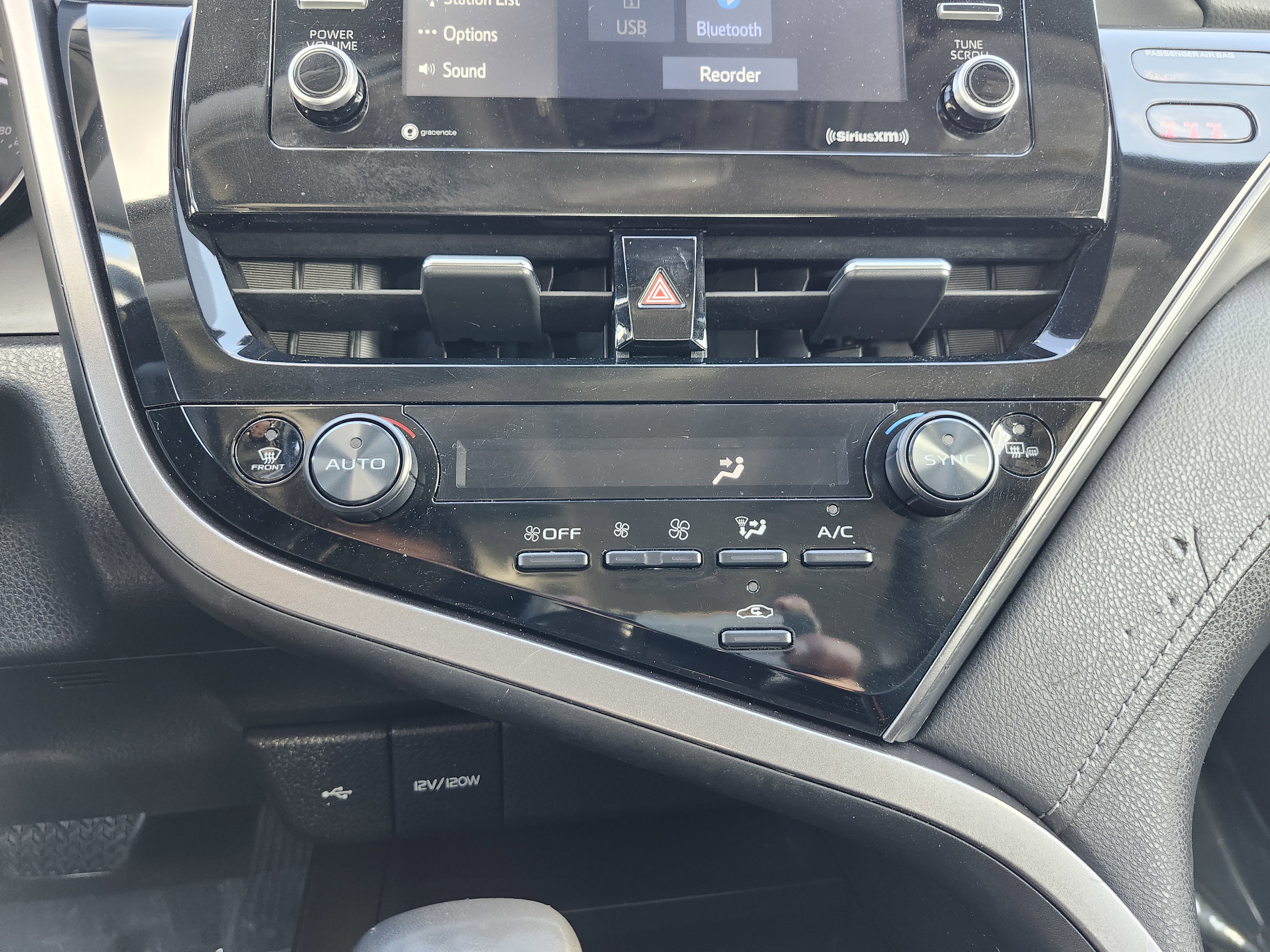 Used 2022 Toyota Camry SE FWD image 28