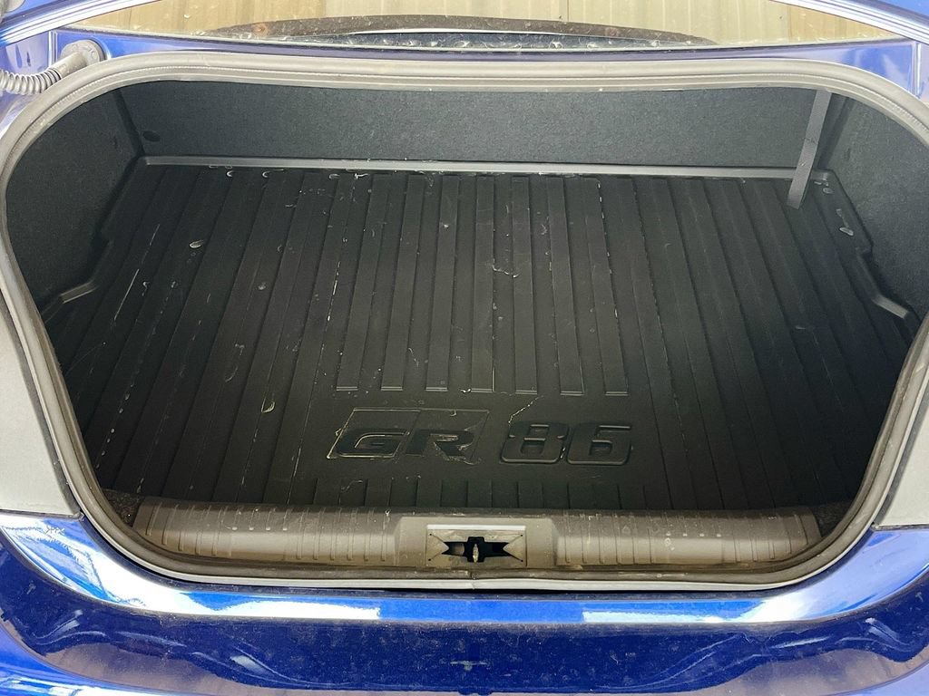 Used 2025 Toyota GR86 Premium w/ ALL Weather Mat Package (TMS) RWD image 24