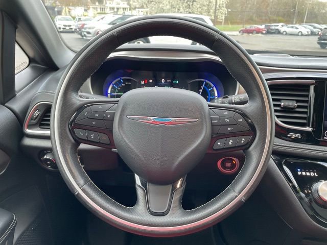 Used 2020 Chrysler Pacifica Limited w/ Quick Oder Package 2EV RED-S FWD image 15