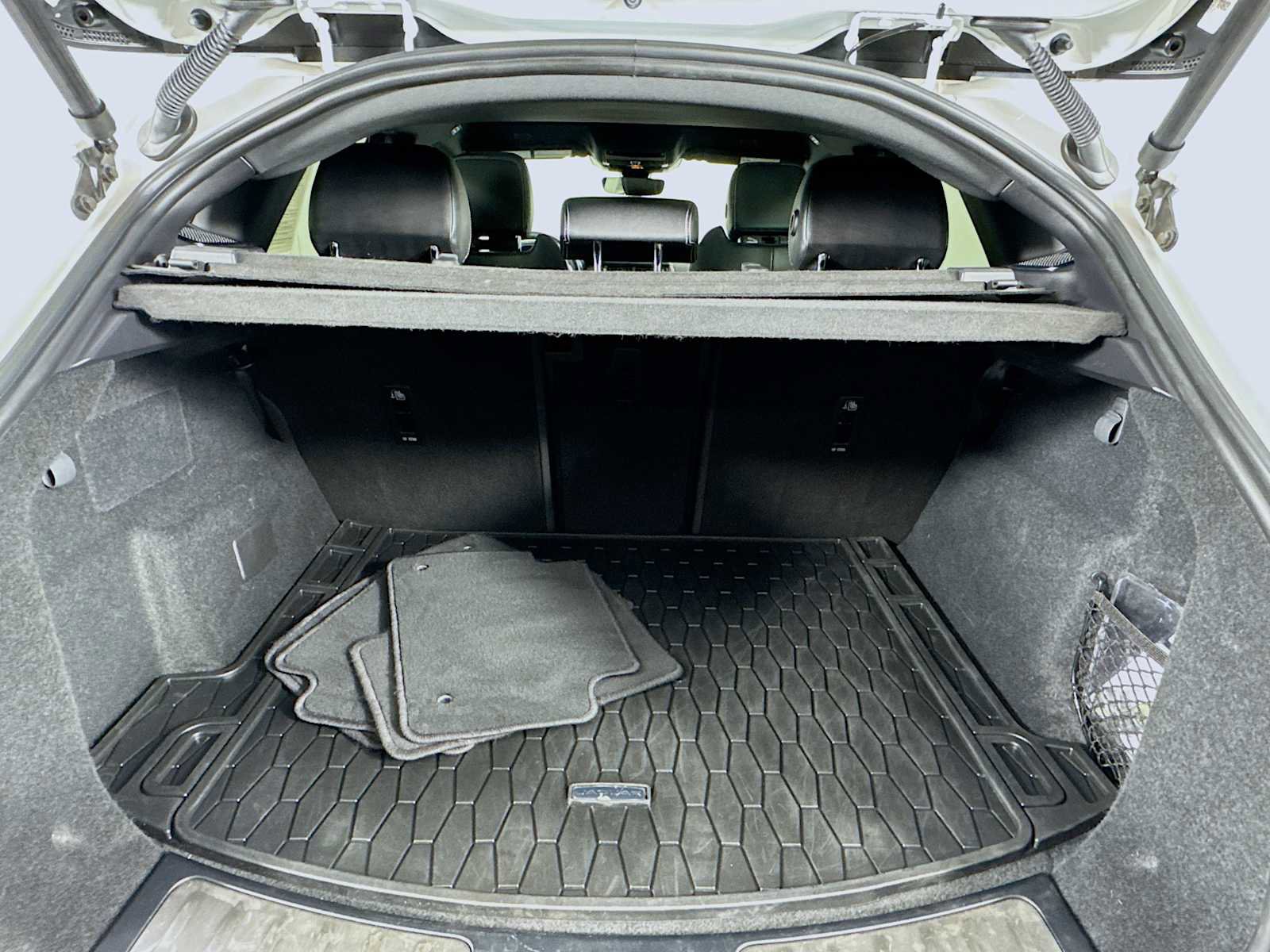 Used 2024 Jaguar E-PACE R-Dynamic SE image 26