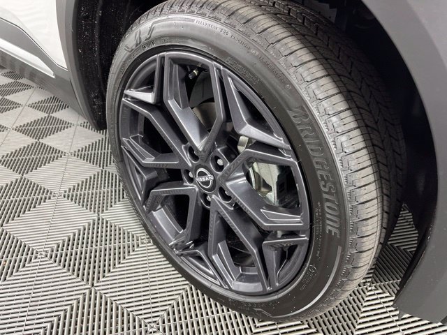 New 2026 Nissan Kicks SR w/ SR Premium Package FWD image 15