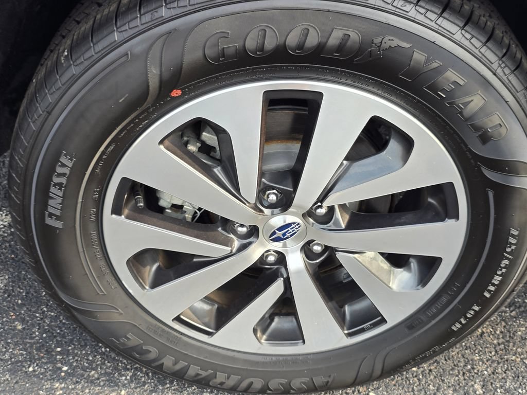 Used 2024 Subaru Outback Premium AWD/4WD image 9