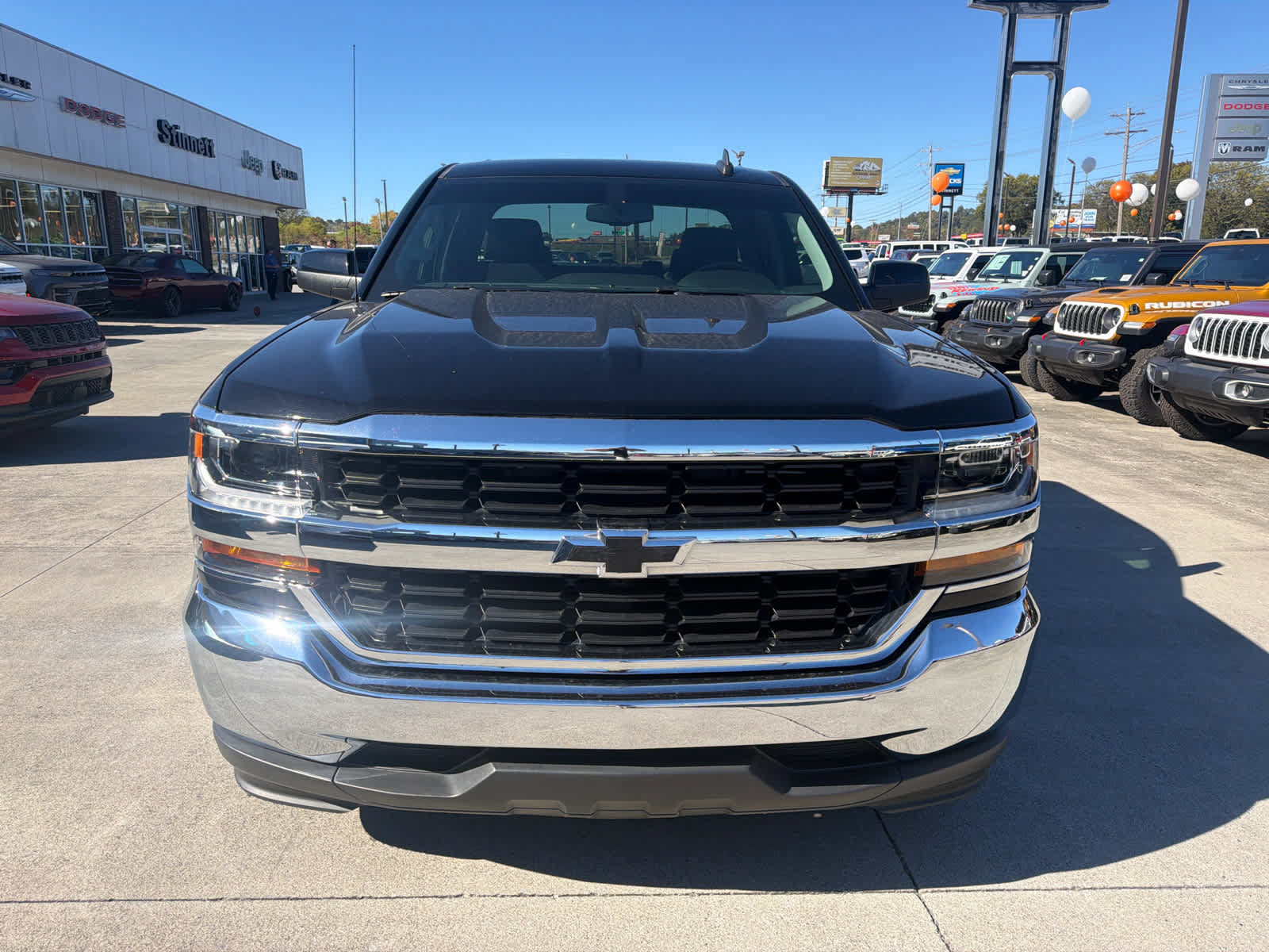 Used 2019 Chevrolet Silverado 1500 LT RWD image 3