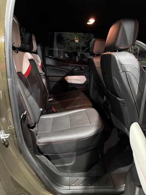 Used 2024 GMC Canyon AT4X image 28