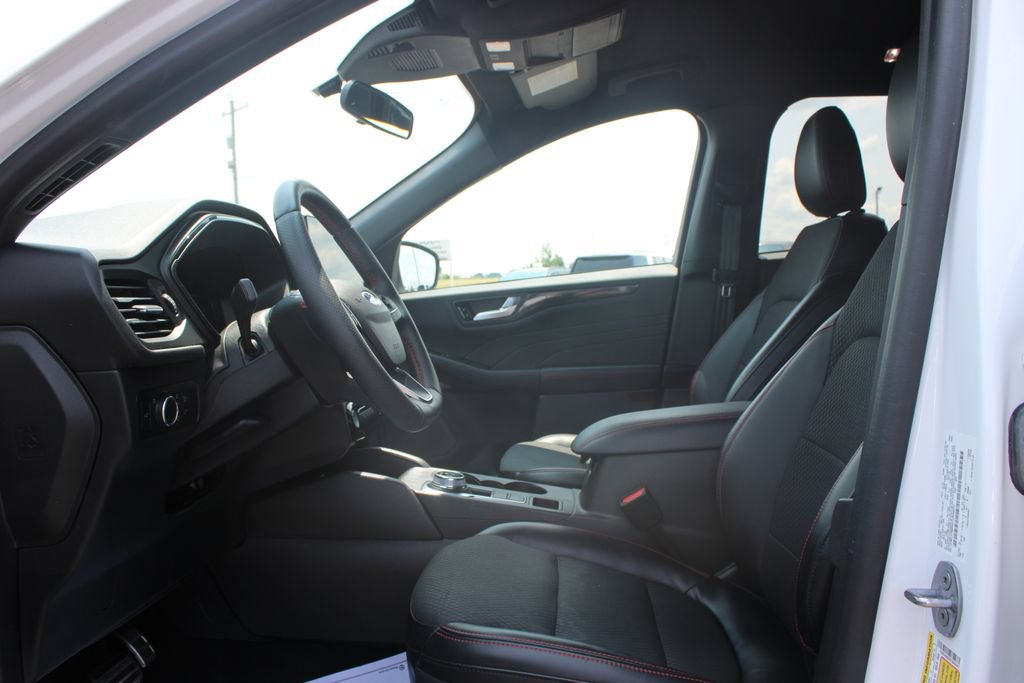 Used 2023 Ford Escape ST-Line w/ Tech Pack #1 AWD/4WD image 23
