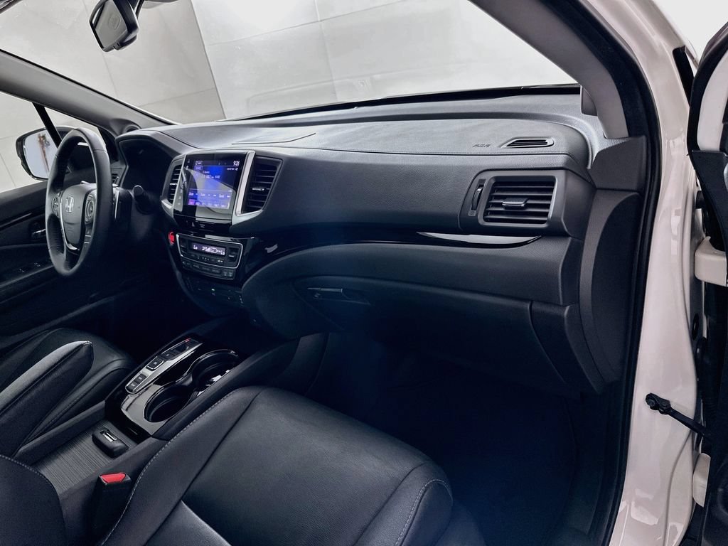 Certified 2017 Honda Pilot Touring image 30