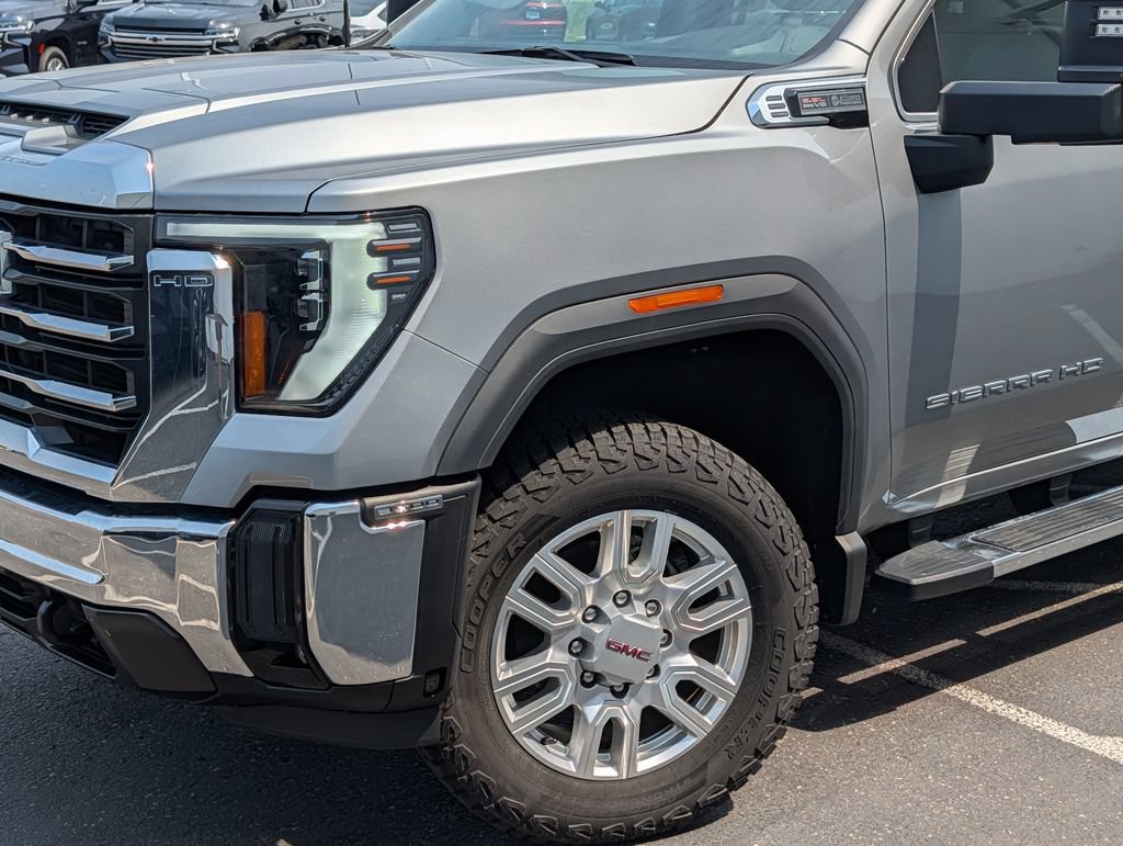 Used 2024 GMC Sierra 3500 SLT AWD/4WD image 28