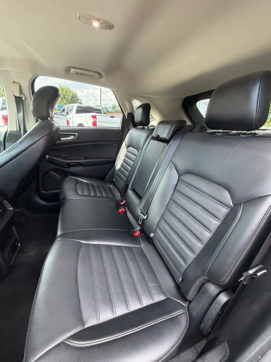Used 2017 Ford Edge SEL w/ Equipment Group 201A FWD image 16