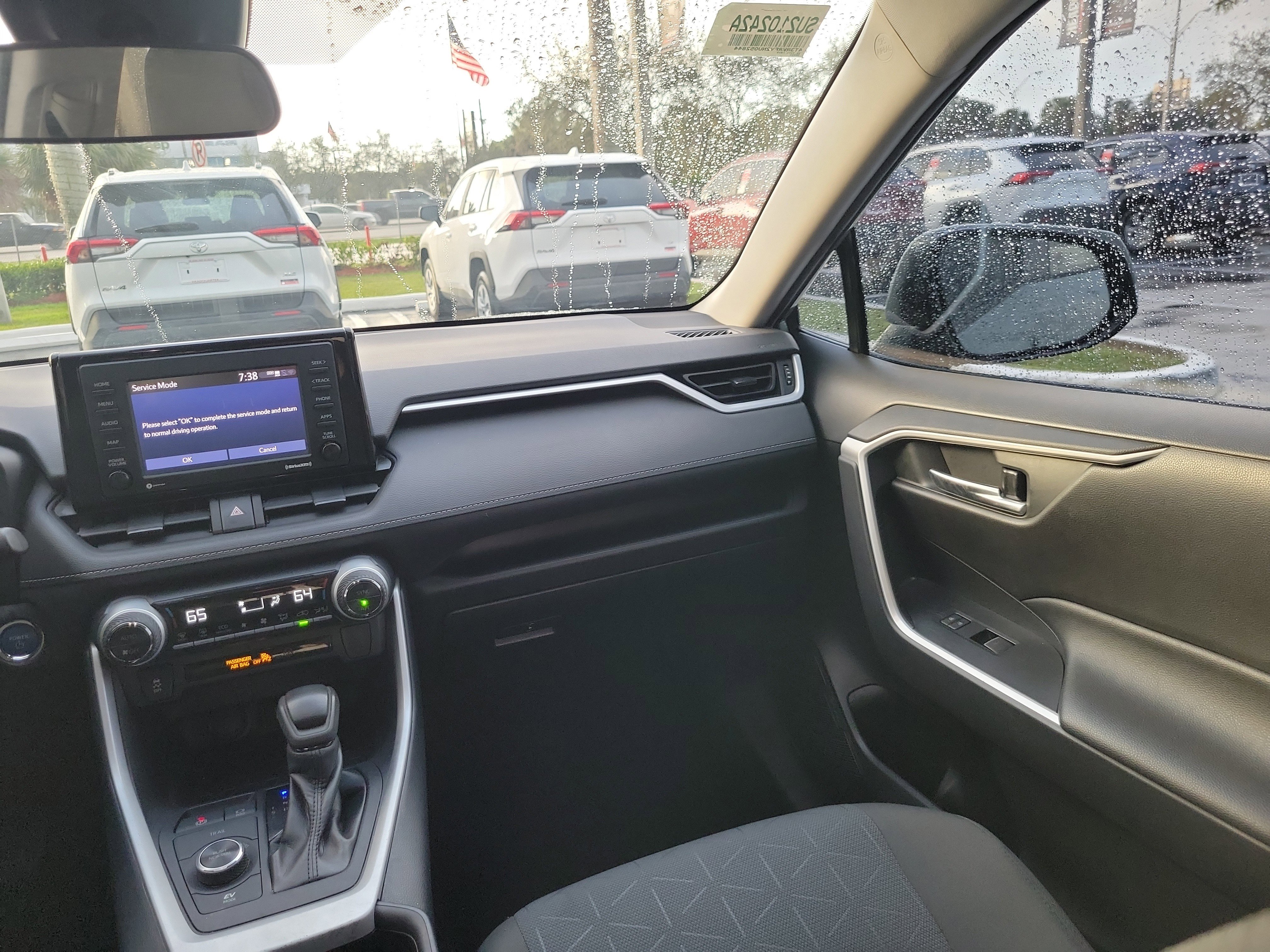 Used 2022 Toyota RAV4 XLE image 17