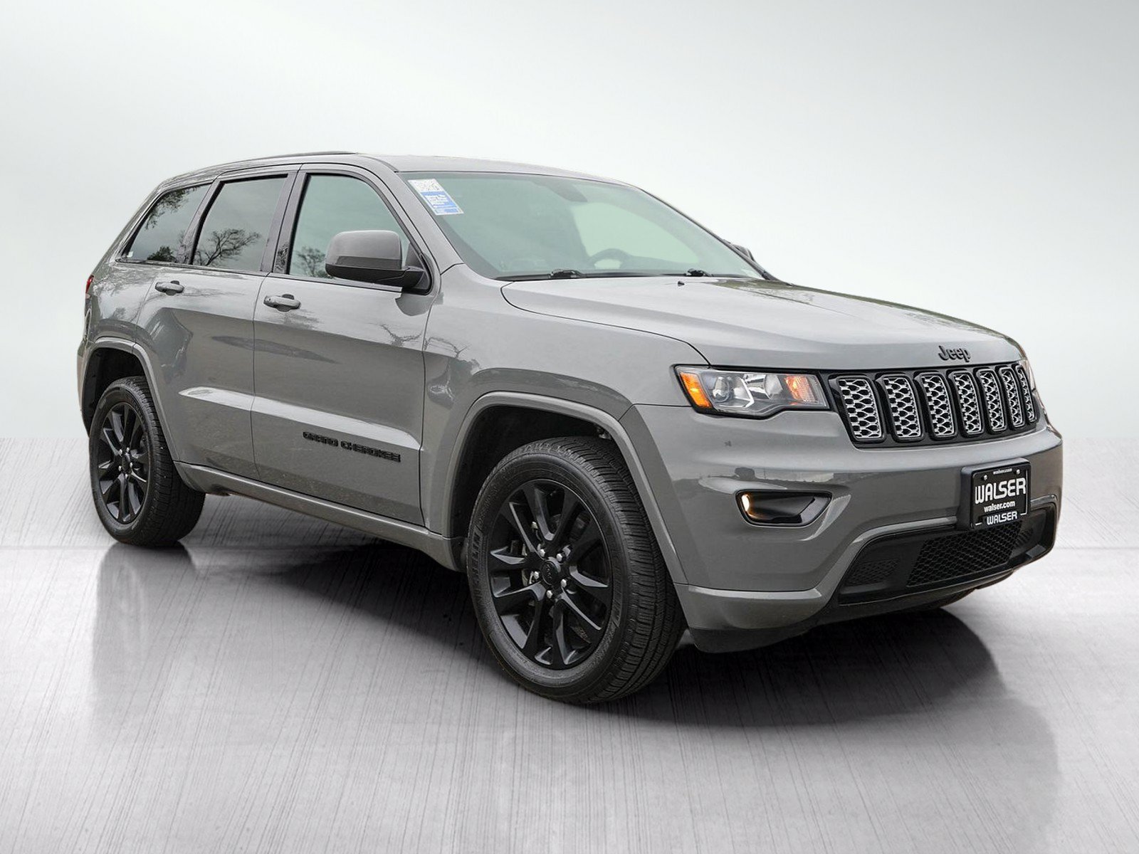 Used 2020 Jeep Grand Cherokee Altitude AWD/4WD image 7