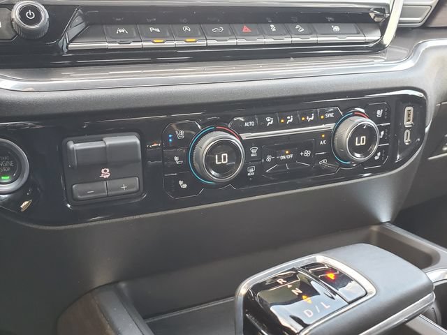 Certified 2025 Chevrolet Silverado 1500 High Country w/ Technology Package AWD/4WD image 36