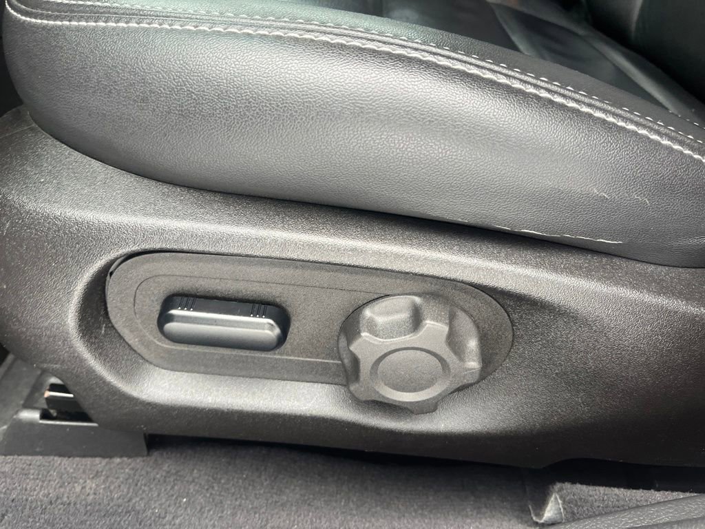 Used 2019 Ford Taurus SEL image 17