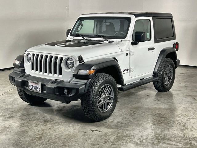 Used 2022 Jeep Wrangler Sport image 4