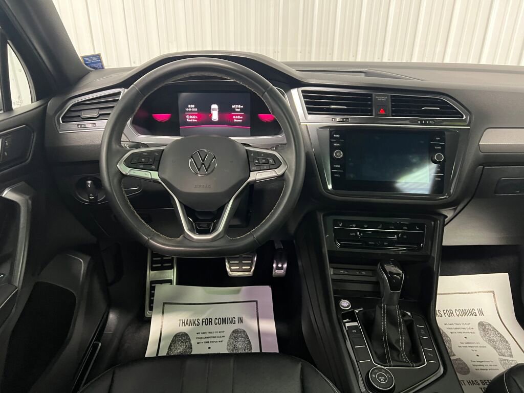 Used 2023 Volkswagen Tiguan SE R-Line image 4