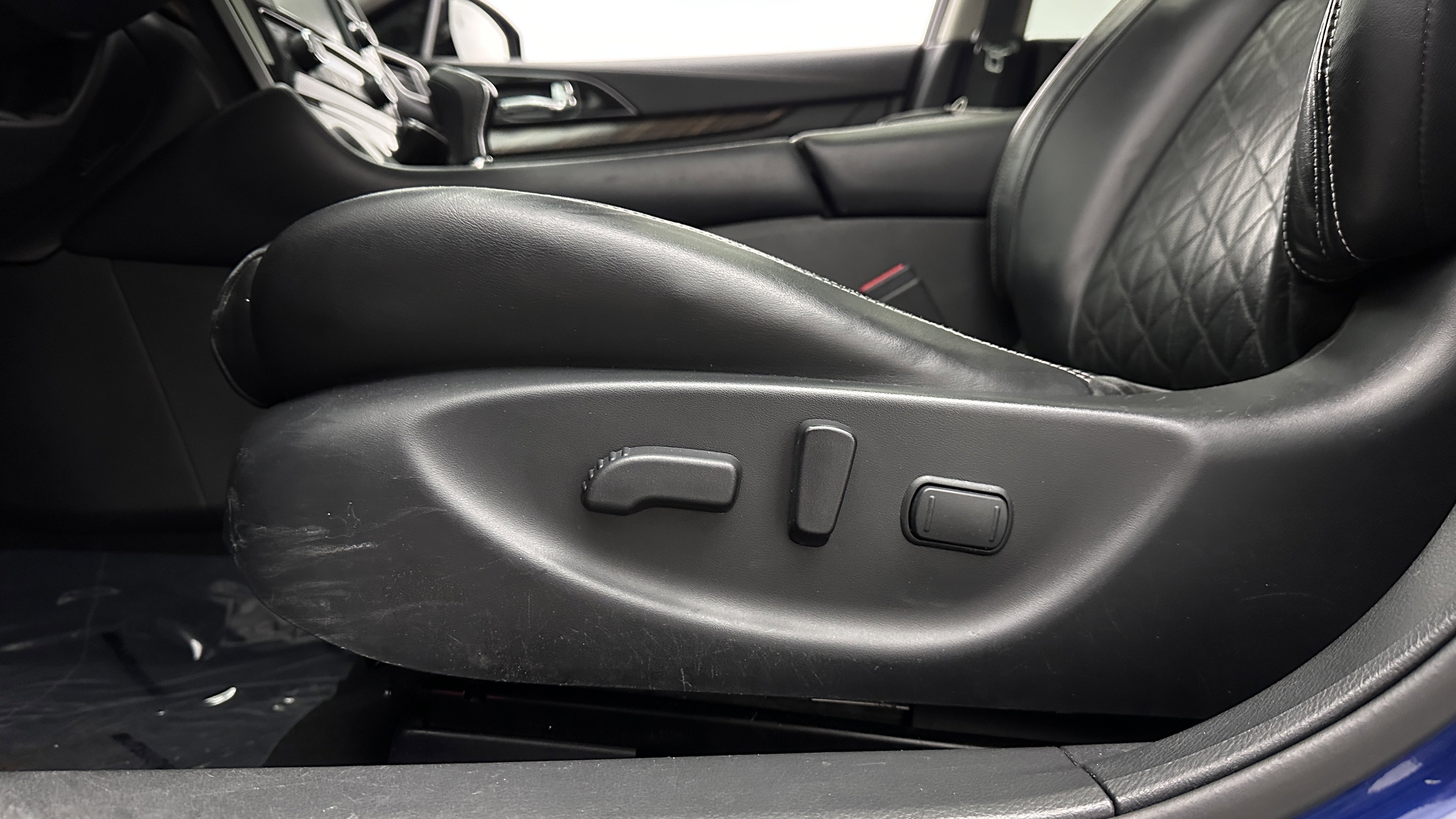 Used 2016 Nissan Maxima Platinum w/ Interior Lighting Package FWD image 15