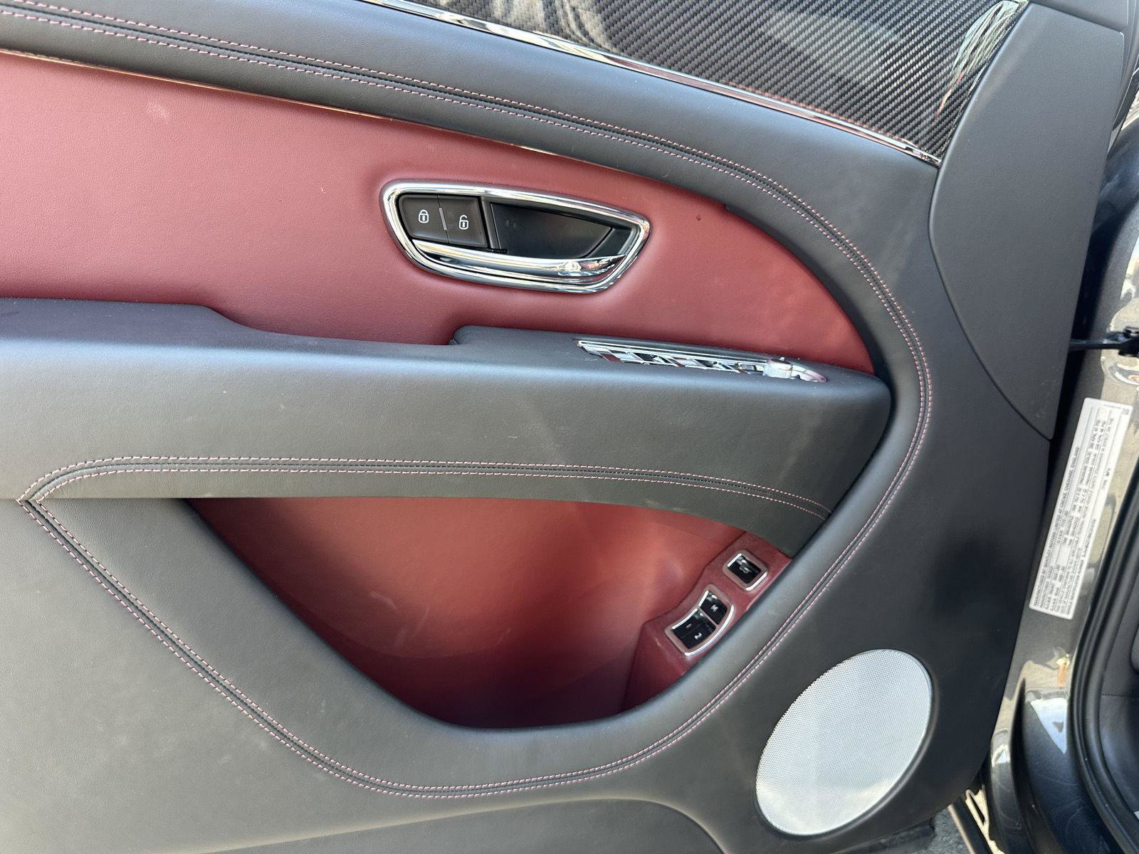Used 2022 Bentley Bentayga AWD/4WD image 14
