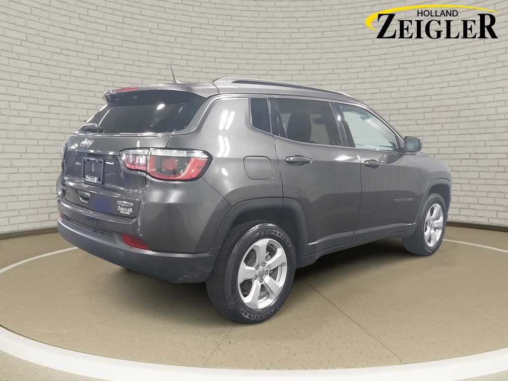Used 2019 Jeep Compass Latitude w/ Cold Weather Group AWD/4WD image 5