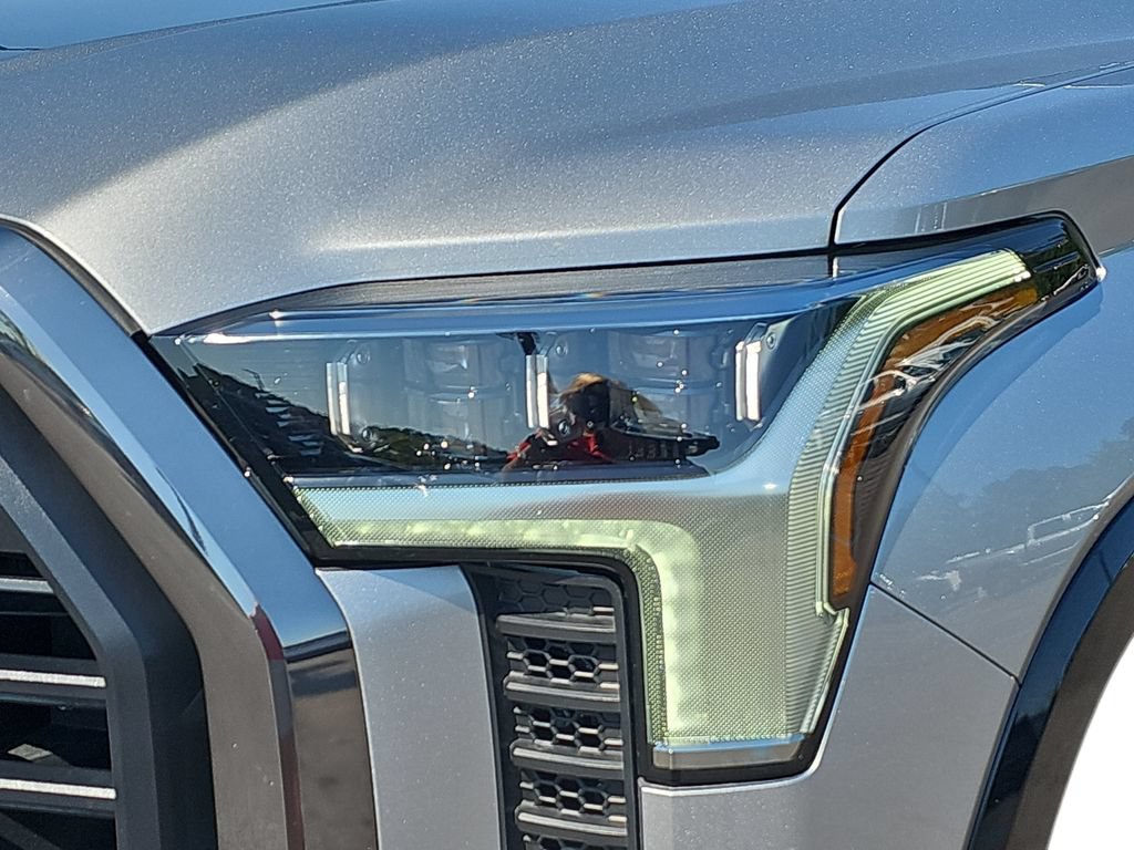 Used 2024 Toyota Tundra Platinum w/ TRD Off-Road Package AWD/4WD image 32