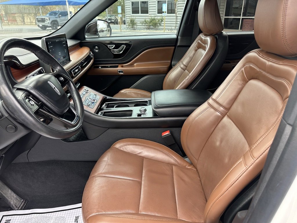 Used 2022 Lincoln Aviator Reserve w/ Elements Package Plus image 11
