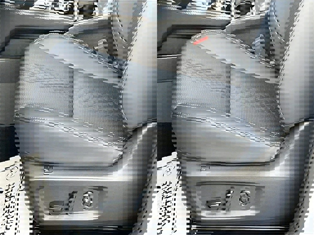 New 2025 Mitsubishi Outlander 4WD Plug-In Hybrid image 35