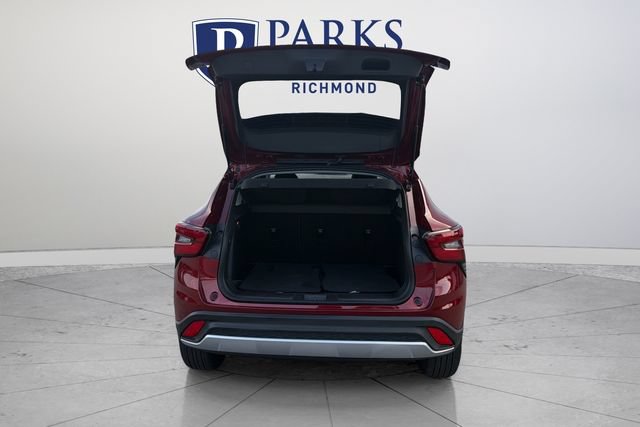 Used 2025 Chevrolet Trax LT FWD image 19