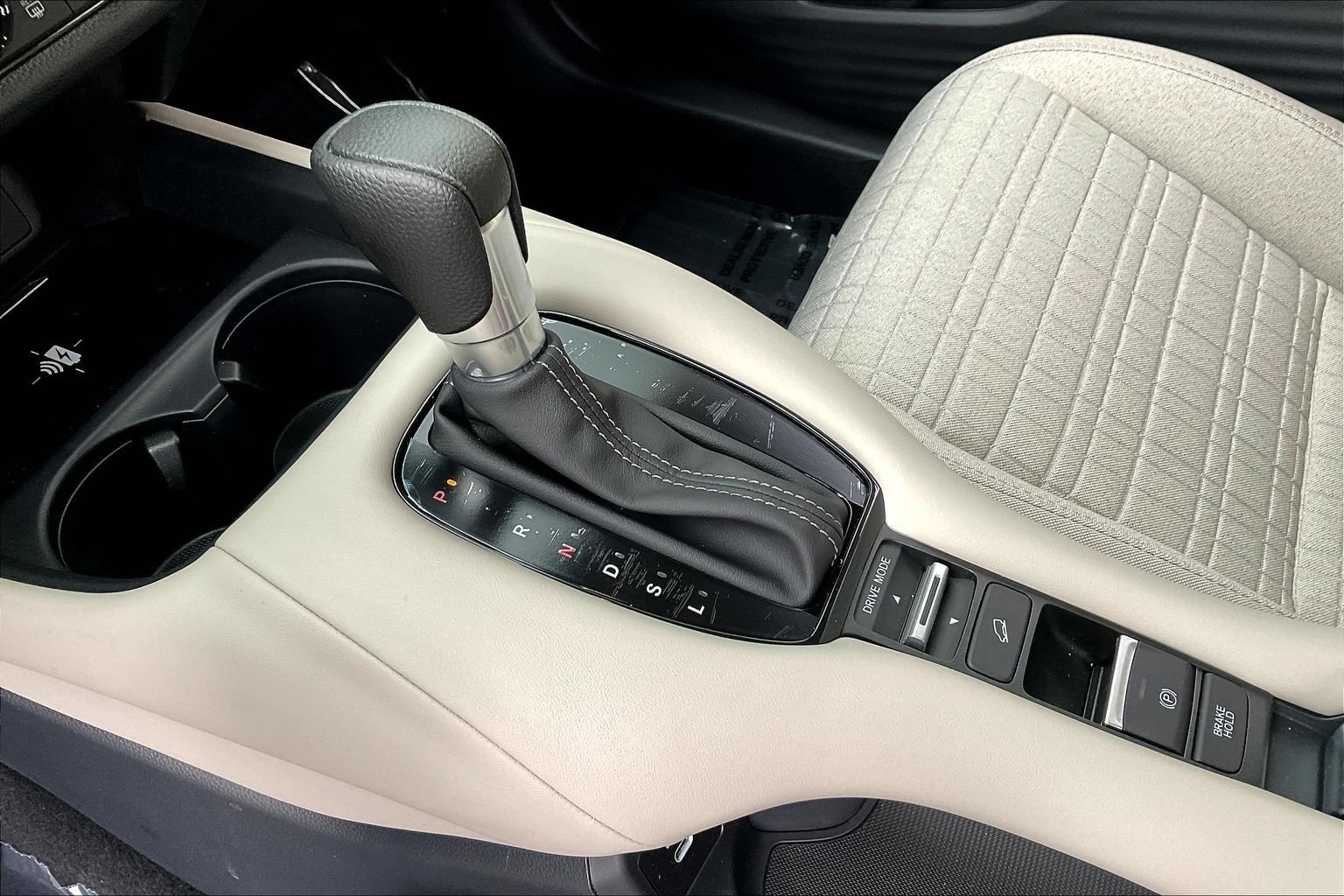 Used 2026 Honda HR-V LX image 17