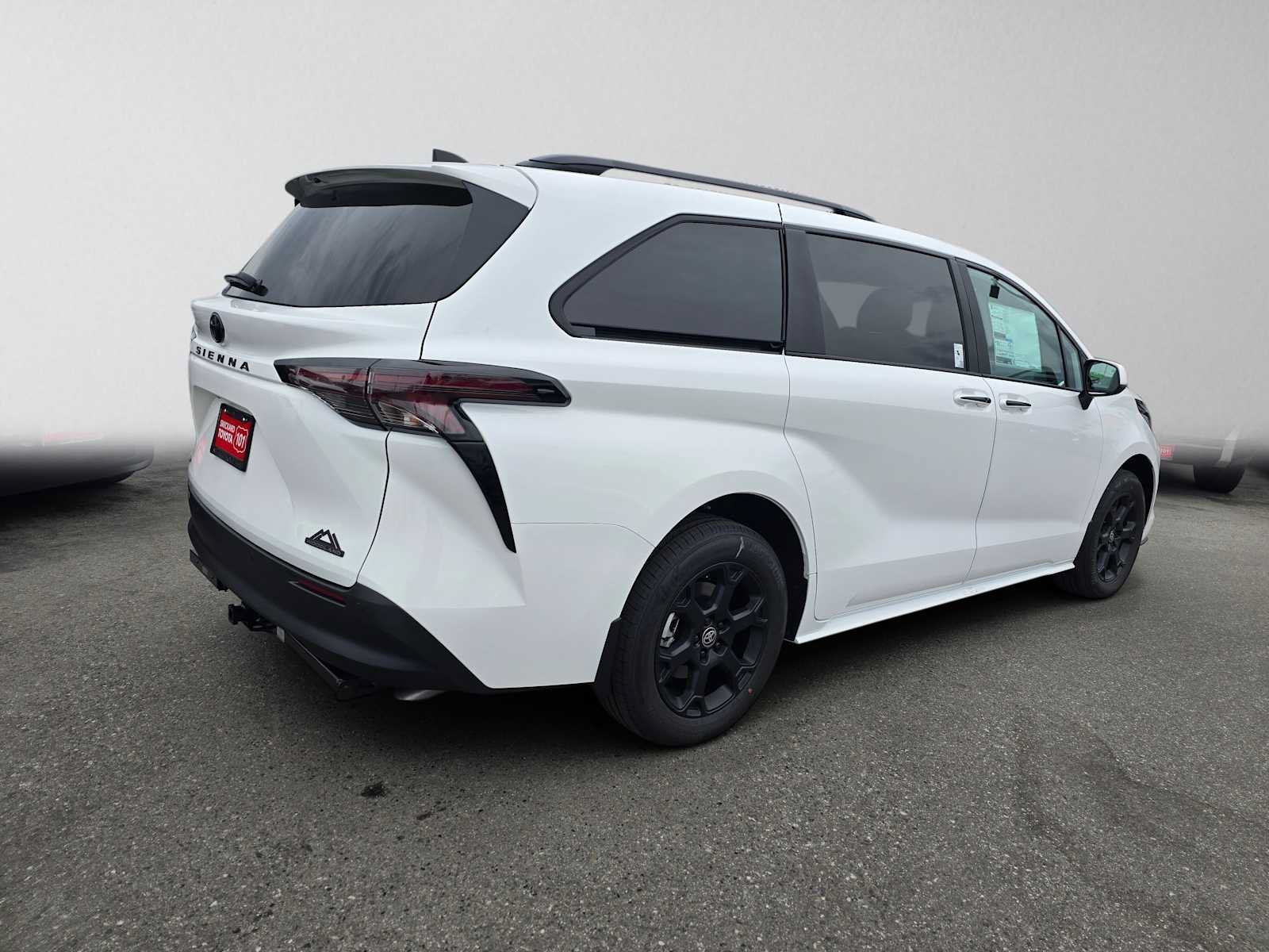 New 2026 Toyota Sienna XLE Woodland Edition AWD/4WD image 3