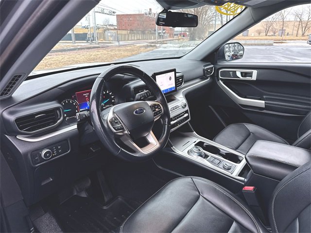 Used 2020 Ford Explorer XLT w/ Equipment Group 202A image 10
