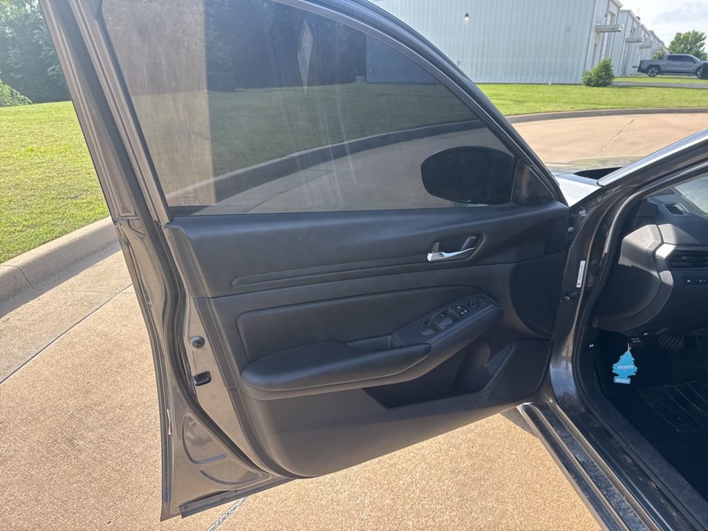 Used 2022 Nissan Altima 2.5 S FWD image 9