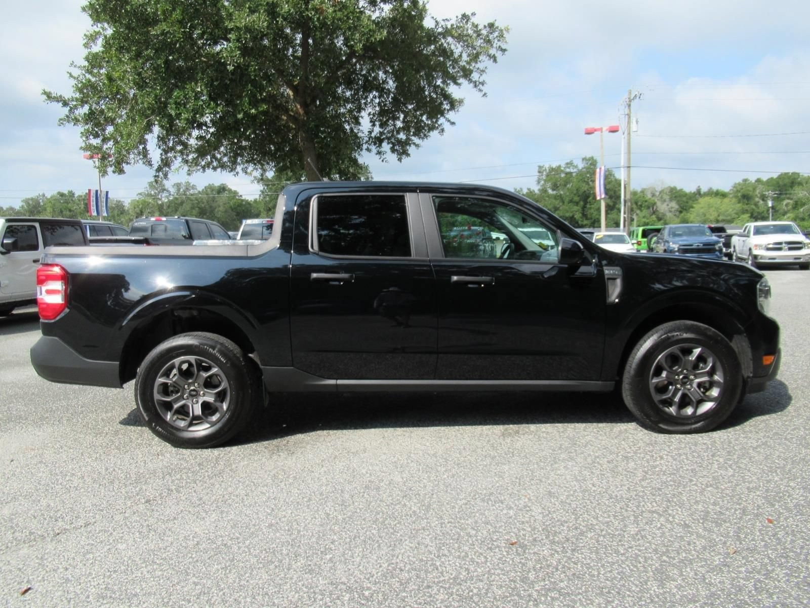 Used 2024 Ford Maverick XLT w/ XLT Luxury Package FWD image 2