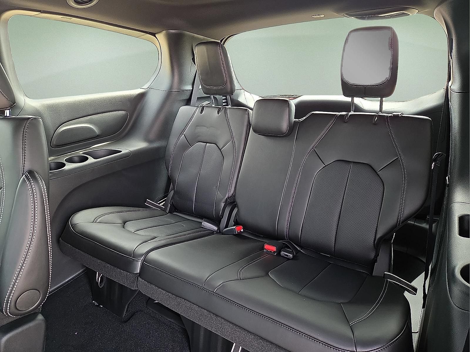 New 2026 Chrysler Pacifica Select w/ S Appearance Package FWD image 10