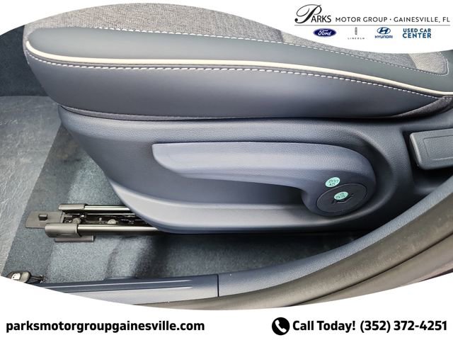 New 2025 Hyundai Venue Limited image 17