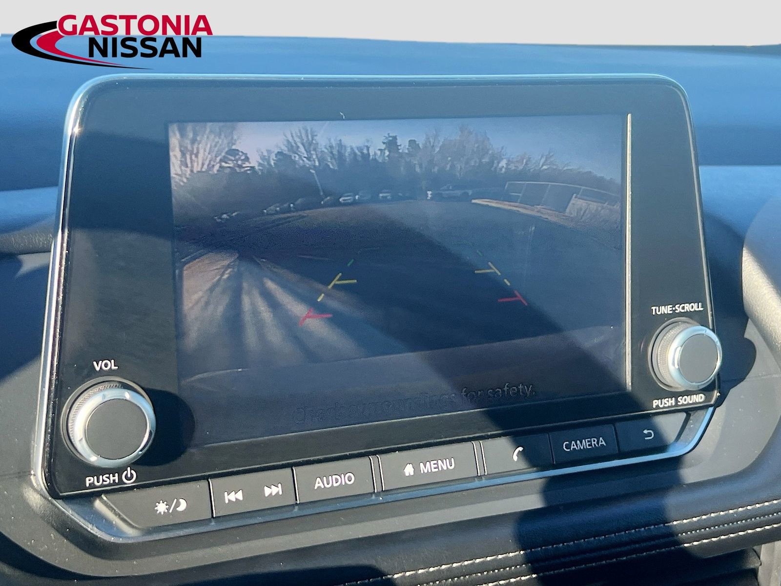 Used 2025 Nissan Rogue SV image 17