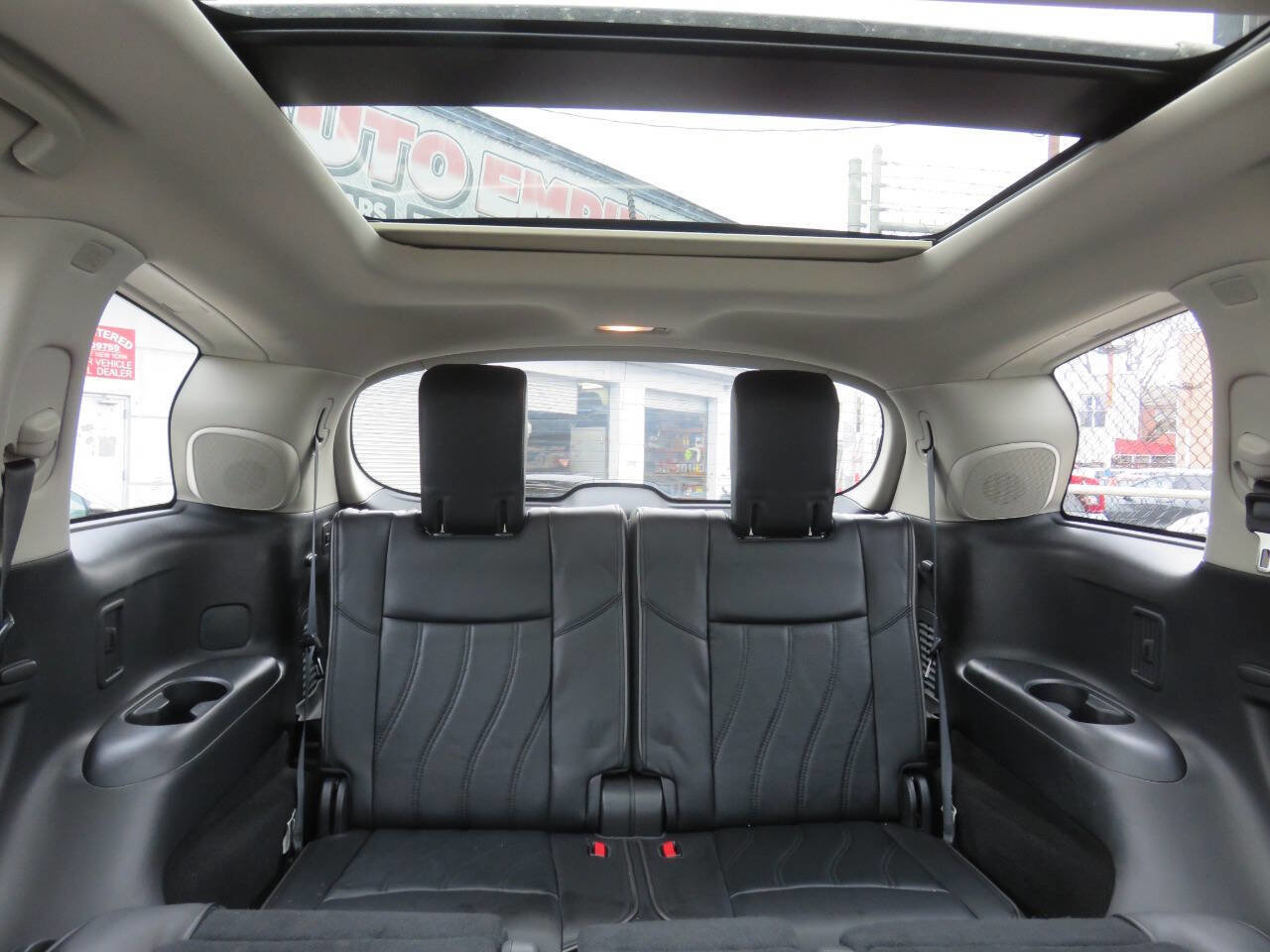 Used 2014 INFINITI QX60 AWD w/ Deluxe Touring Package image 25