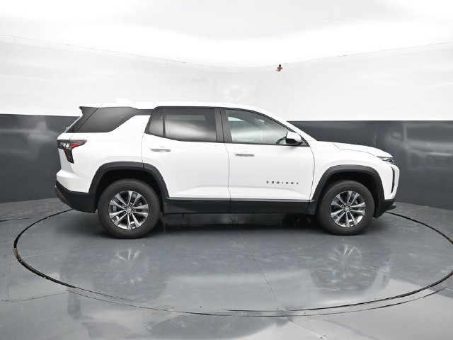 Used 2025 Chevrolet Equinox LT FWD image 11