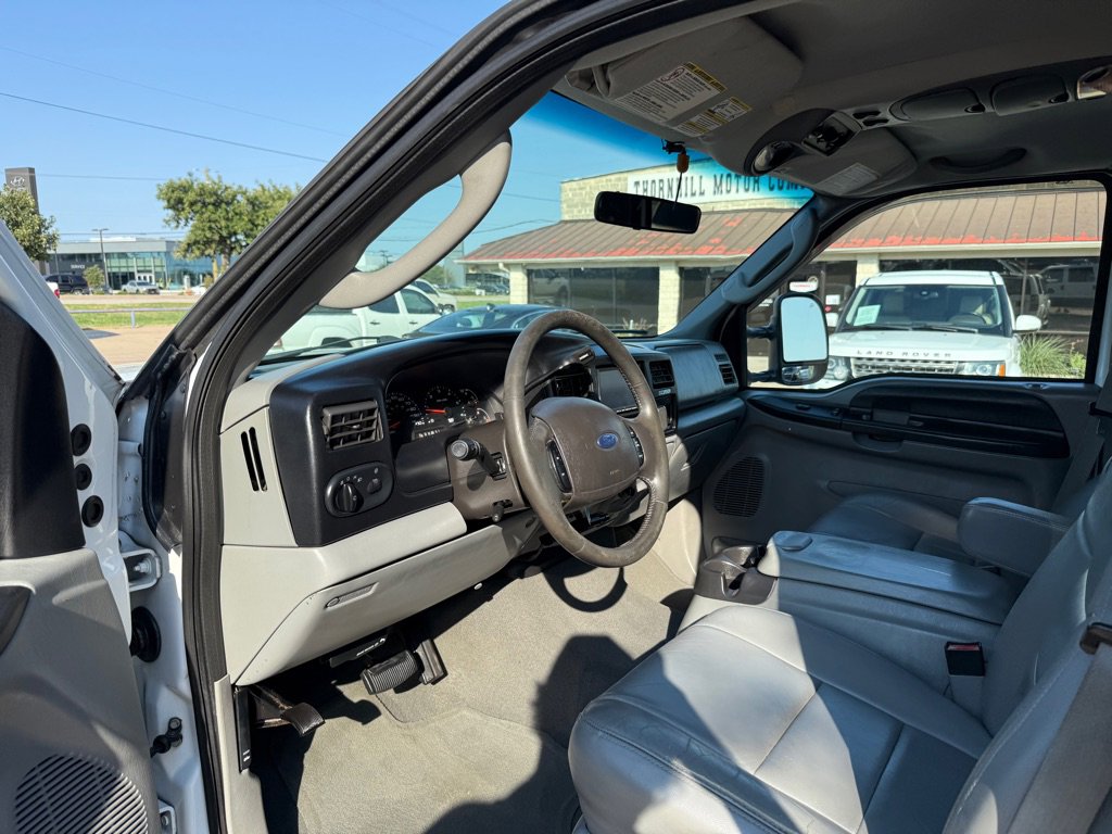 Used 2005 Ford Excursion XLT image 14