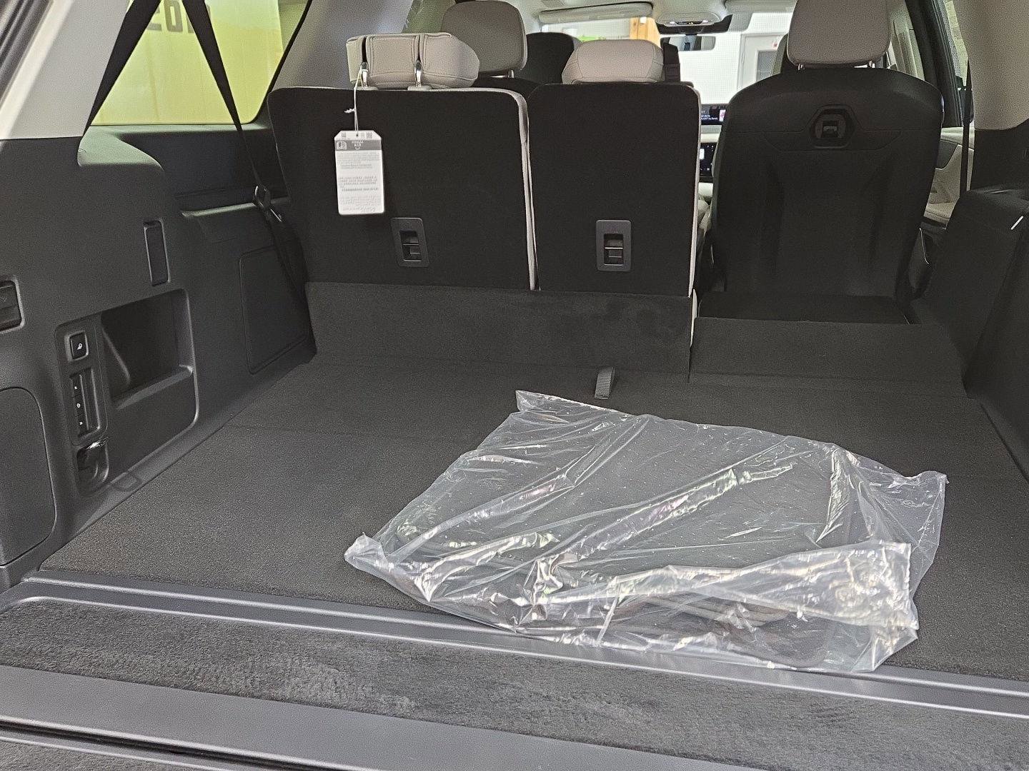 New 2025 Lincoln Navigator L Reserve image 40